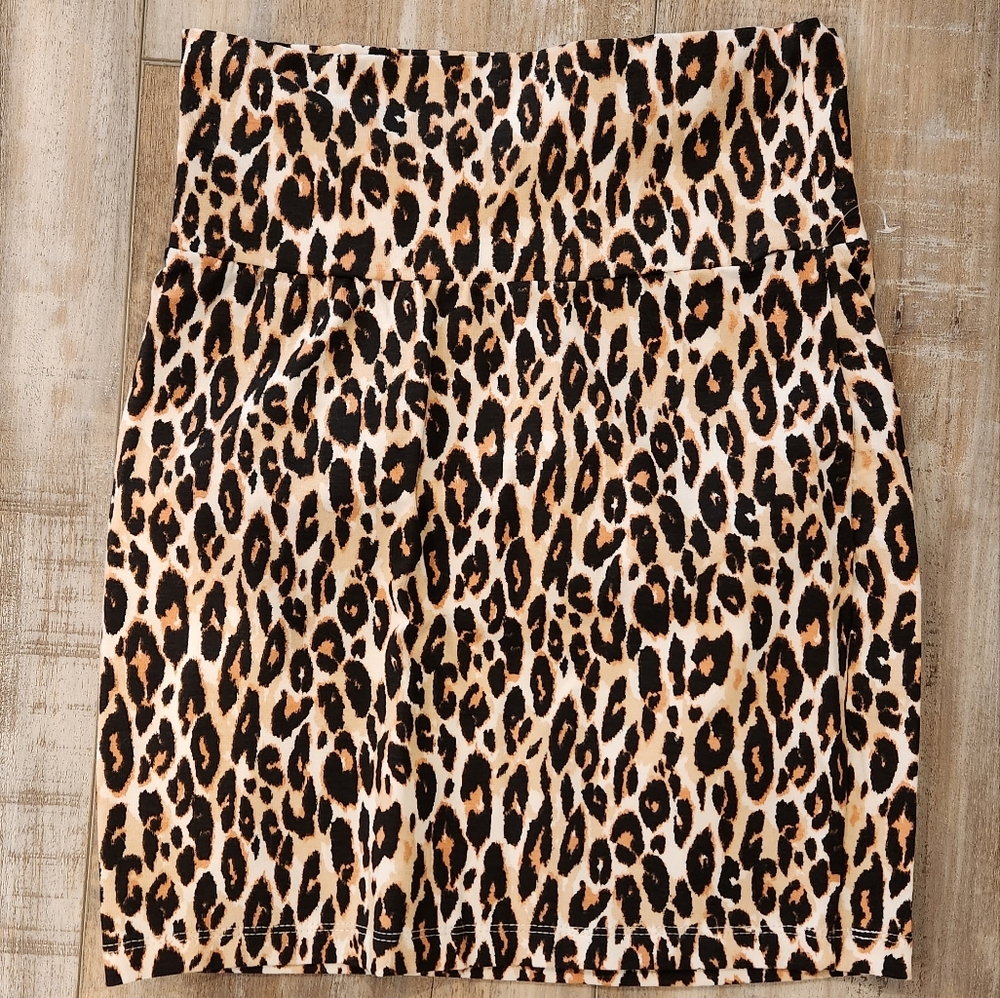 Mini skirt Charlotte Rousse. XS stretch . Never worn tag lost .